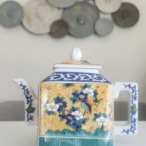 Kutani Takahashi Hand-painted Teapot